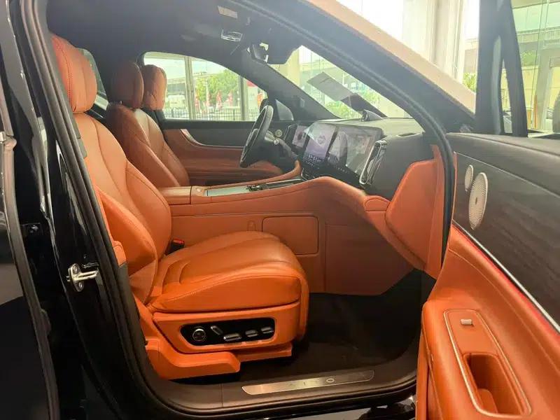 Wenjie M9 2024 Ultra Range Extended 6-Seater — миниатюра 8