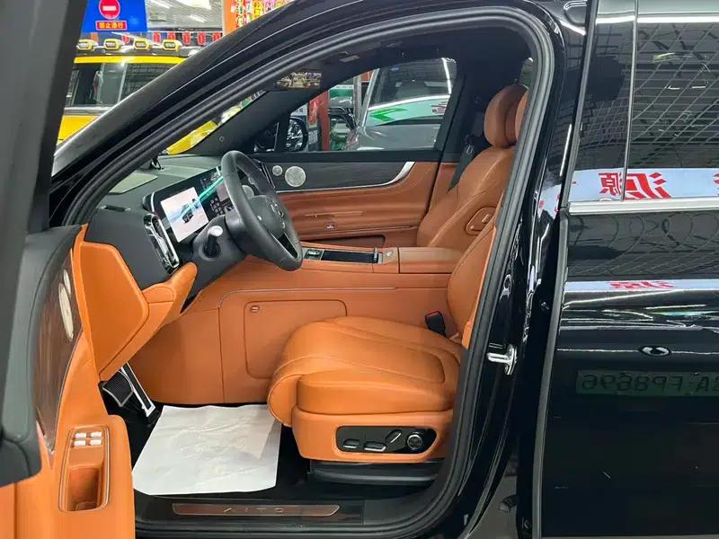Wenjie M9 2025 Extended Range Max 6-Seat Version (896-line LiDAR) — миниатюра 15