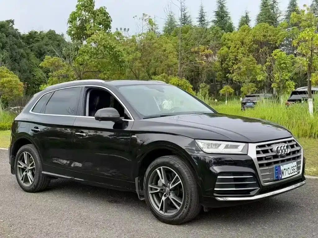 Audi Q5L 2018 40 TFSI Luxury Fashion Edition (National V Emission Standard) — миниатюра 1