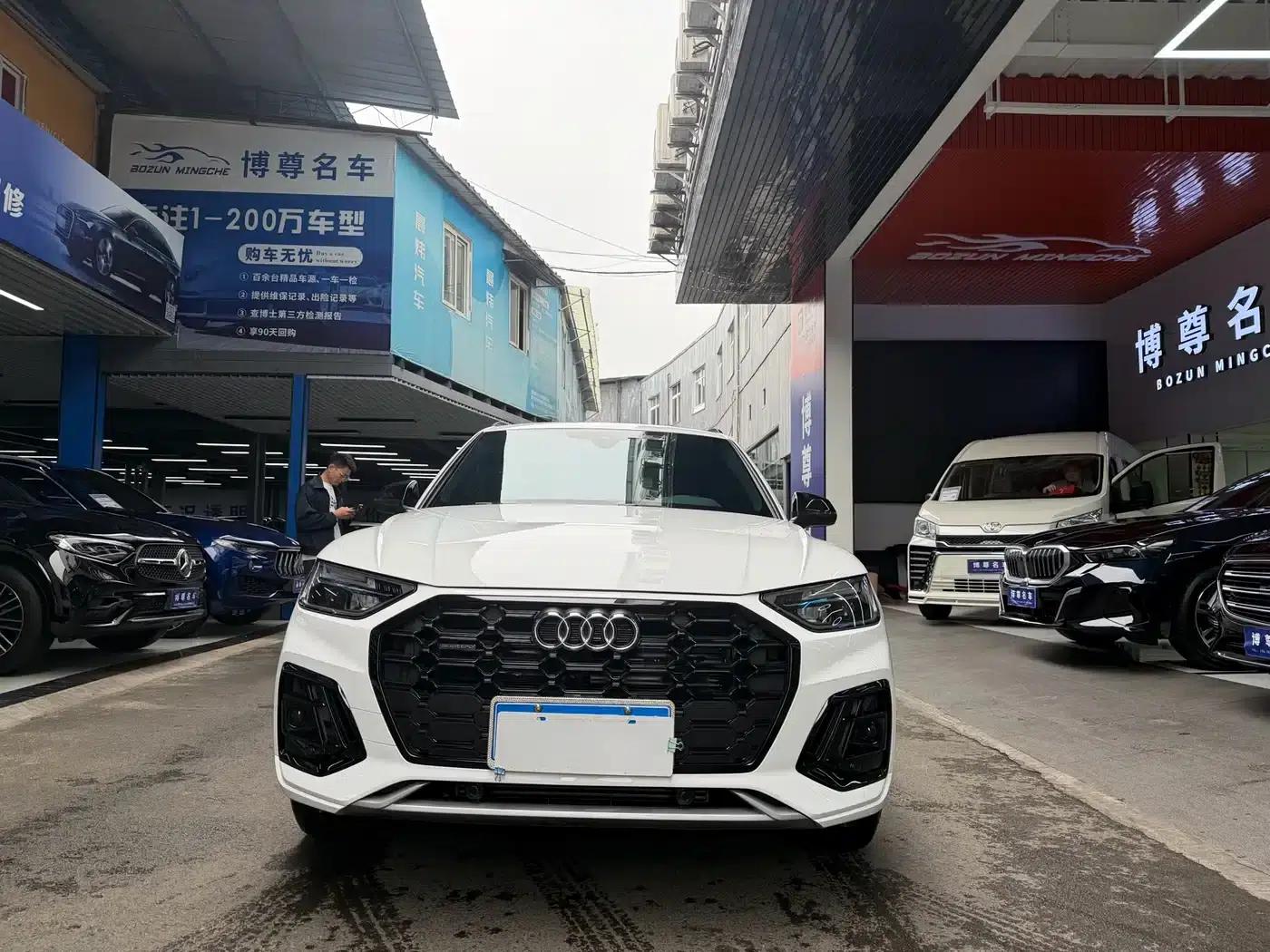 Audi Q5L 2024 40 TFSI Luxury Dynamic — миниатюра 2
