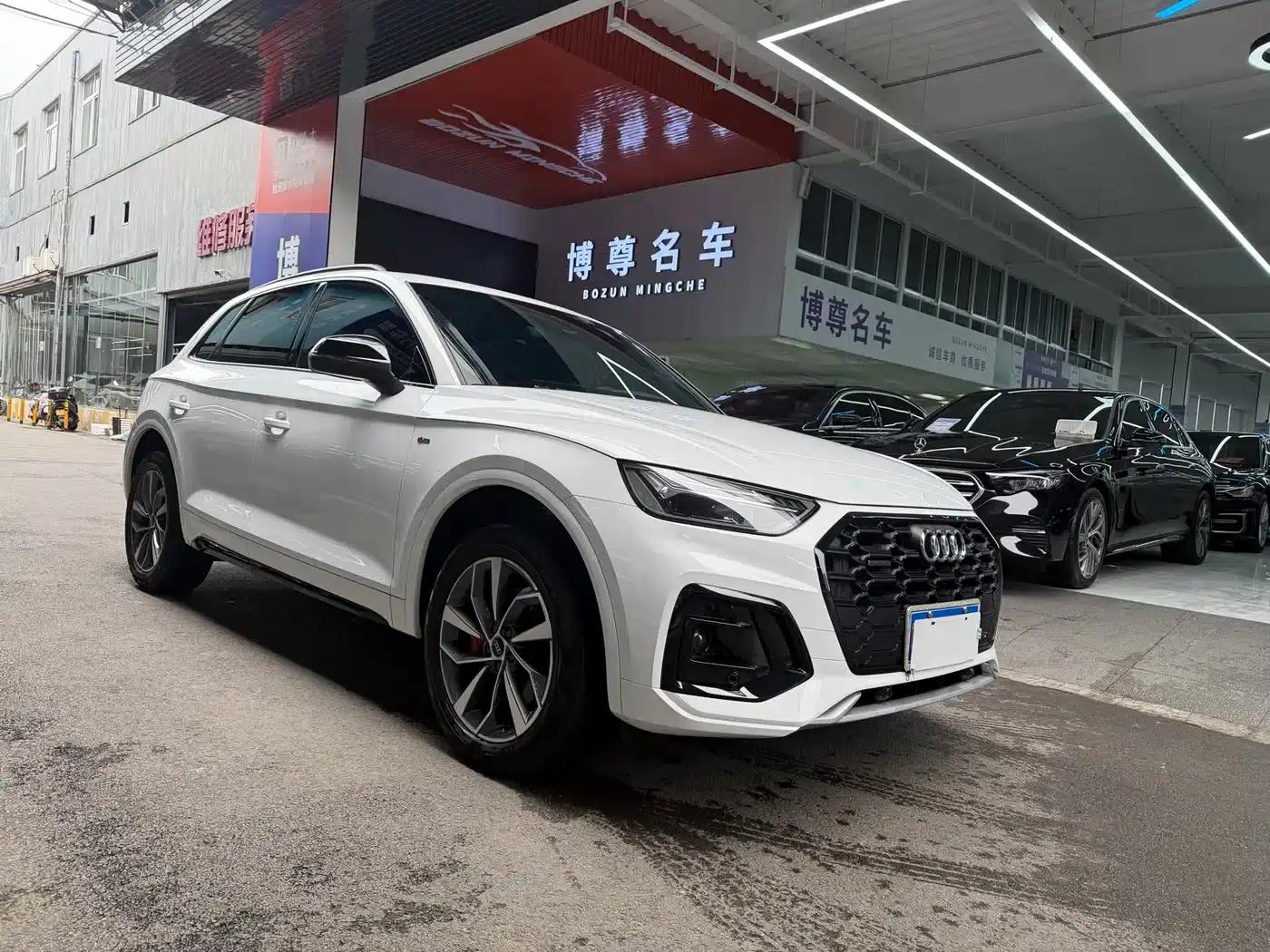 Audi Q5L 2024 40 TFSI Luxury Dynamic — миниатюра 3