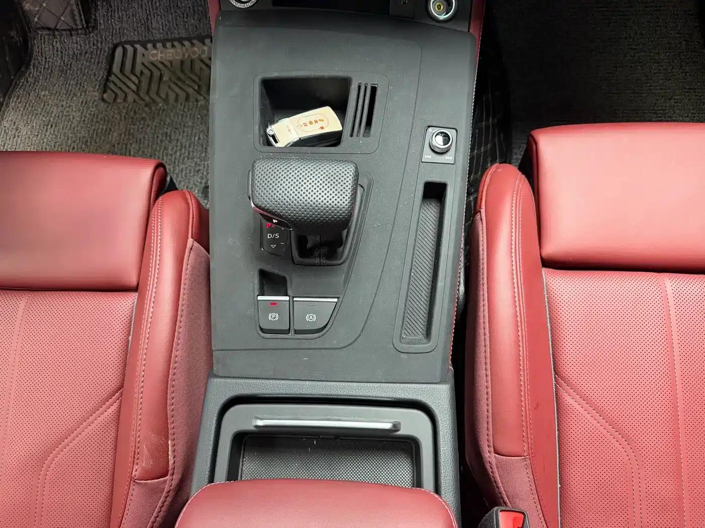 Audi Q5L 2024 40 TFSI Luxury Dynamic — миниатюра 10