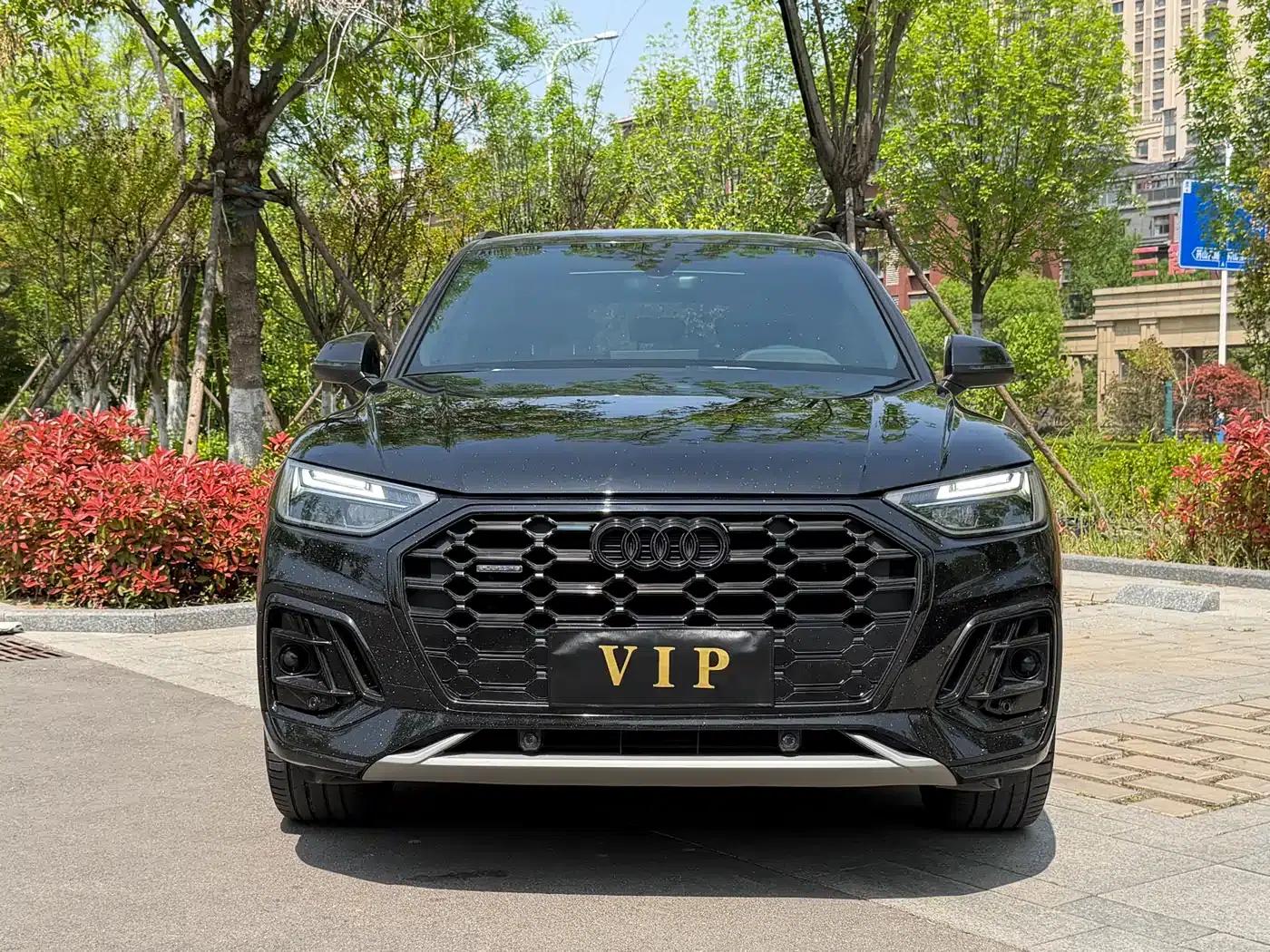 Audi Q5L 2024 40 TFSI Luxury Dynamic — миниатюра 1