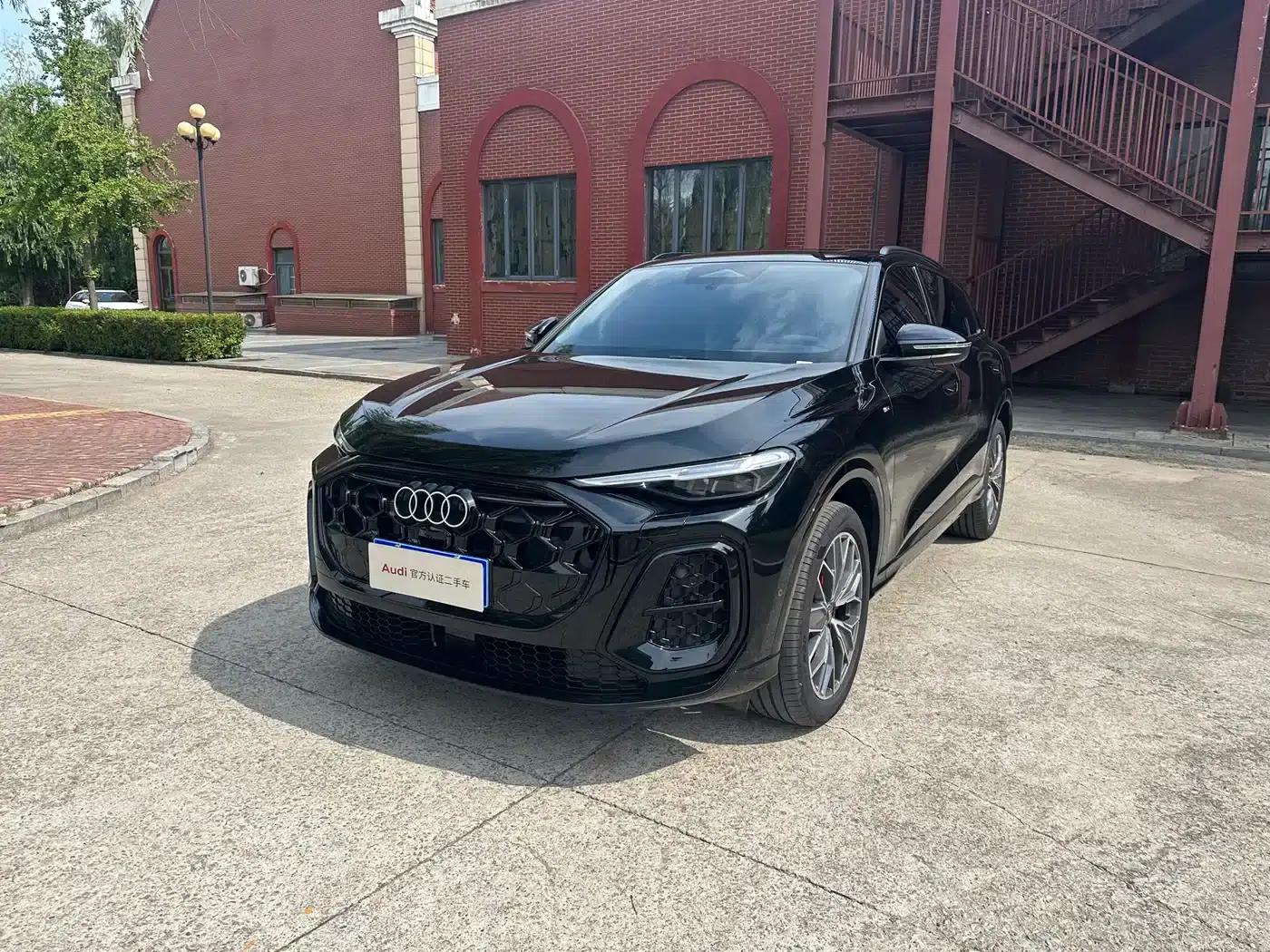 Audi Q5L 2026 2.0T Exclusive Edition for Million Users — миниатюра 1
