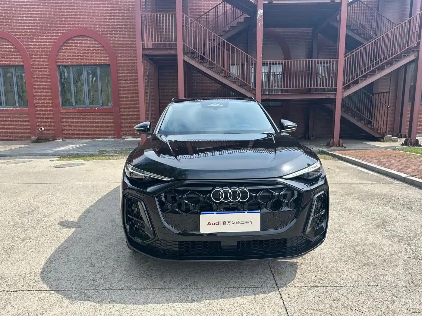 Audi Q5L 2026 2.0T Exclusive Edition for Million Users — миниатюра 2