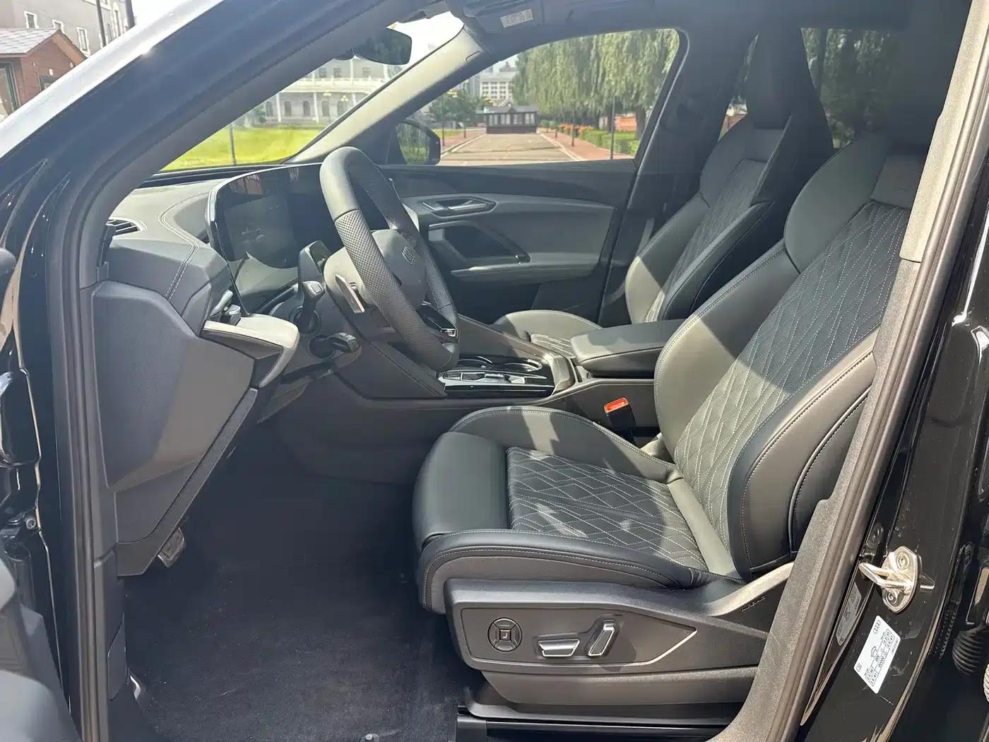 Audi Q5L 2026 2.0T Exclusive Edition for Million Users — миниатюра 9