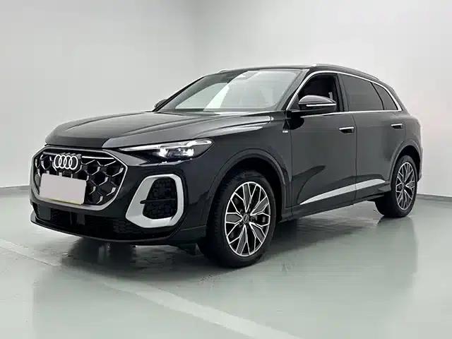 Audi Q5L 2026 2.0T Exclusive Edition for Million Users — миниатюра 1
