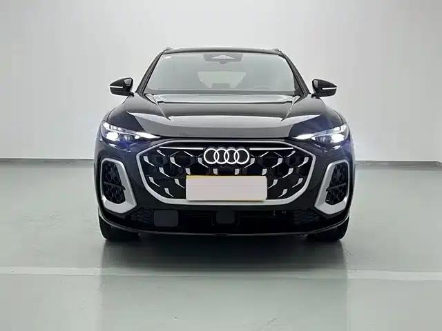 Audi Q5L 2026 2.0T Exclusive Edition for Million Users — миниатюра 2