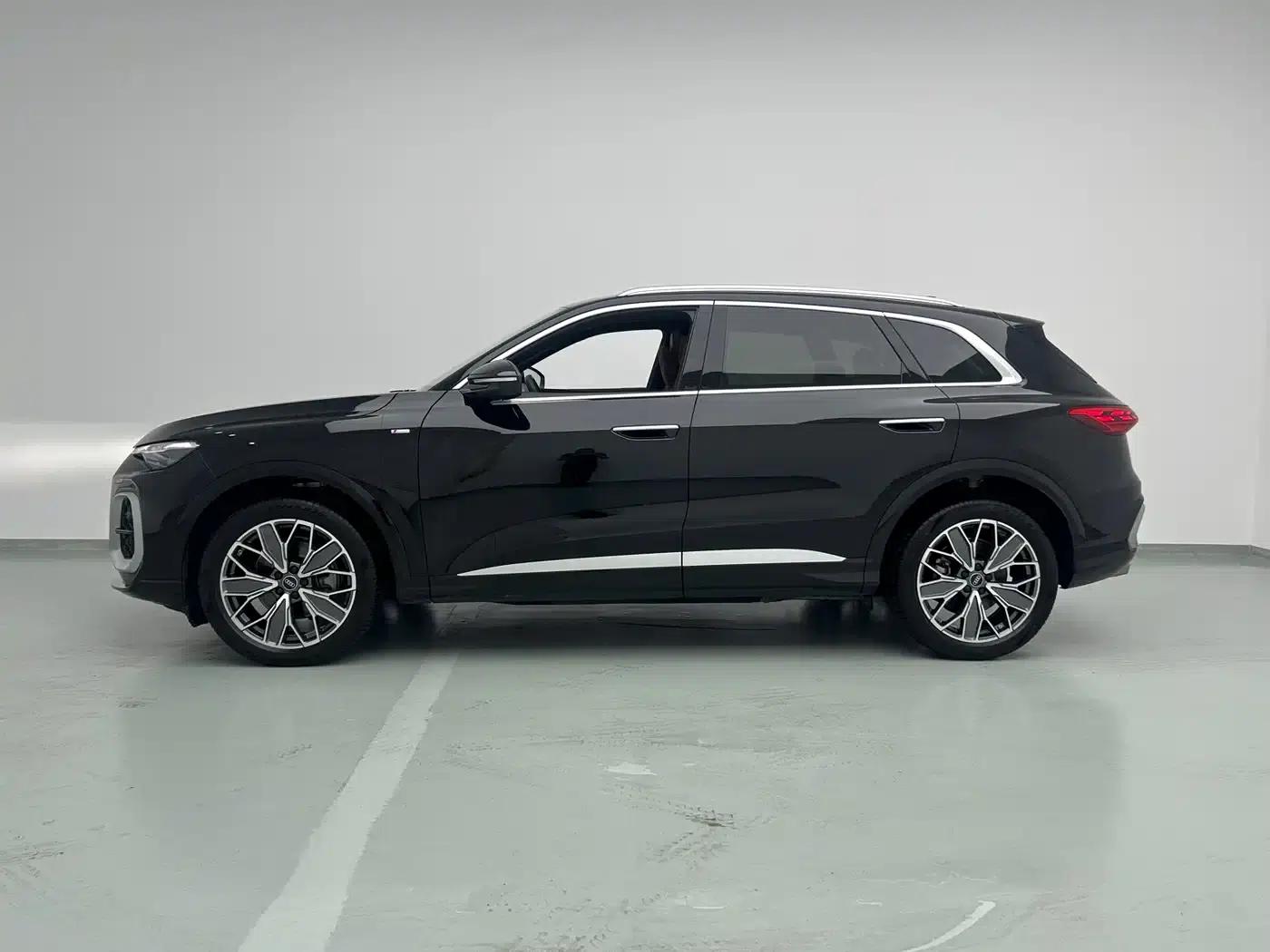 Audi Q5L 2026 2.0T Exclusive Edition for Million Users — миниатюра 13
