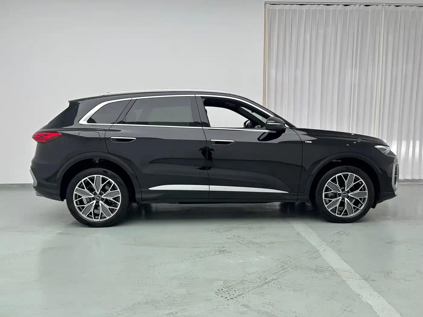 Audi Q5L 2026 2.0T Exclusive Edition for Million Users — миниатюра 14