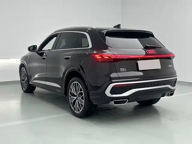 Audi Q5L 2026 2.0T Exclusive Edition for Million Users — миниатюра 5