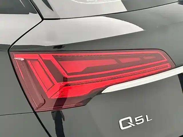Audi Q5L 2024 40 TFSI Luxury Elegance — миниатюра 15