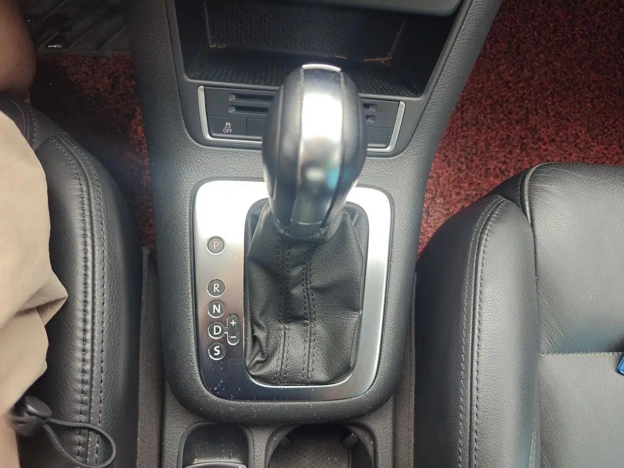 Volkswagen Tiguan 2013 1.8 TSI Automatic Two-Wheel Drive Comfort Edition — миниатюра 14