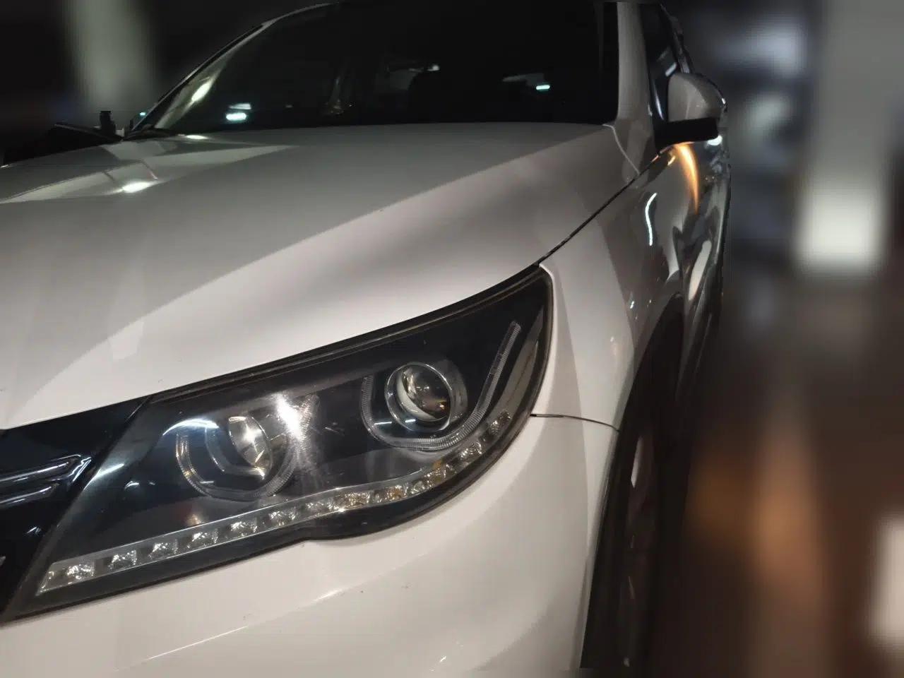 Volkswagen Tiguan 2012 1.8TSI Automatic All-Wheel Drive Elite Edition — миниатюра 1
