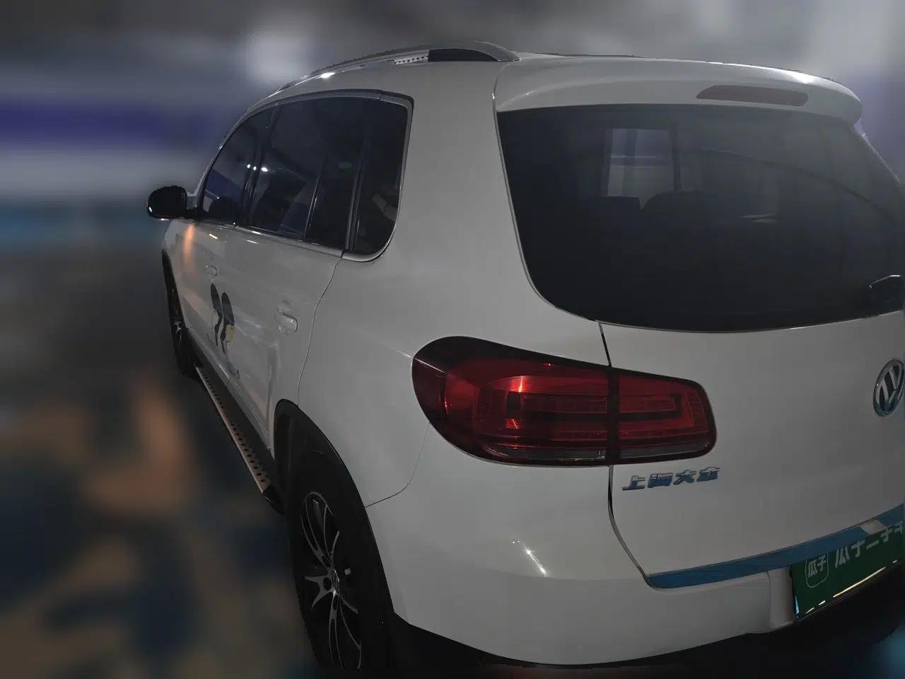 Volkswagen Tiguan 2015 1.8TSI Automatic All-Wheel-Drive Luxury Model — миниатюра 4