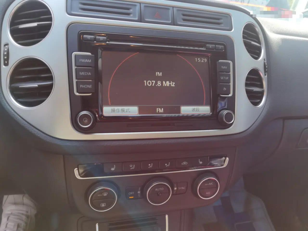 Volkswagen Tiguan 2015 1.8TSI Automatic Two-Wheel Drive Luxury Model — миниатюра 13