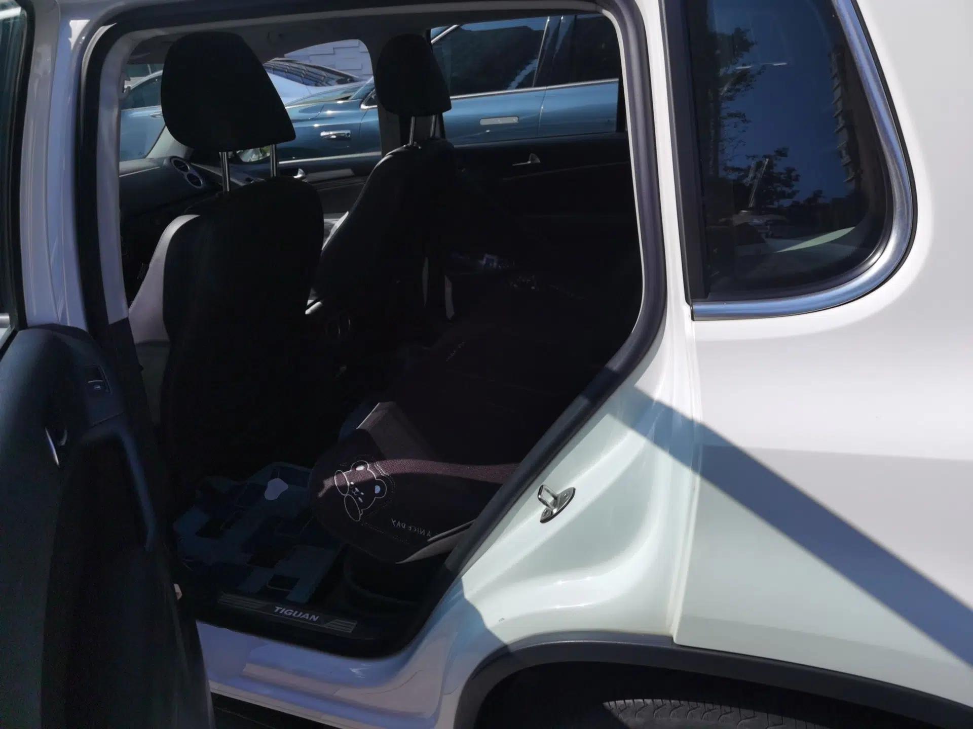 Volkswagen Tiguan 2015 1.8TSI Automatic Two-Wheel Drive Luxury Model — миниатюра 17
