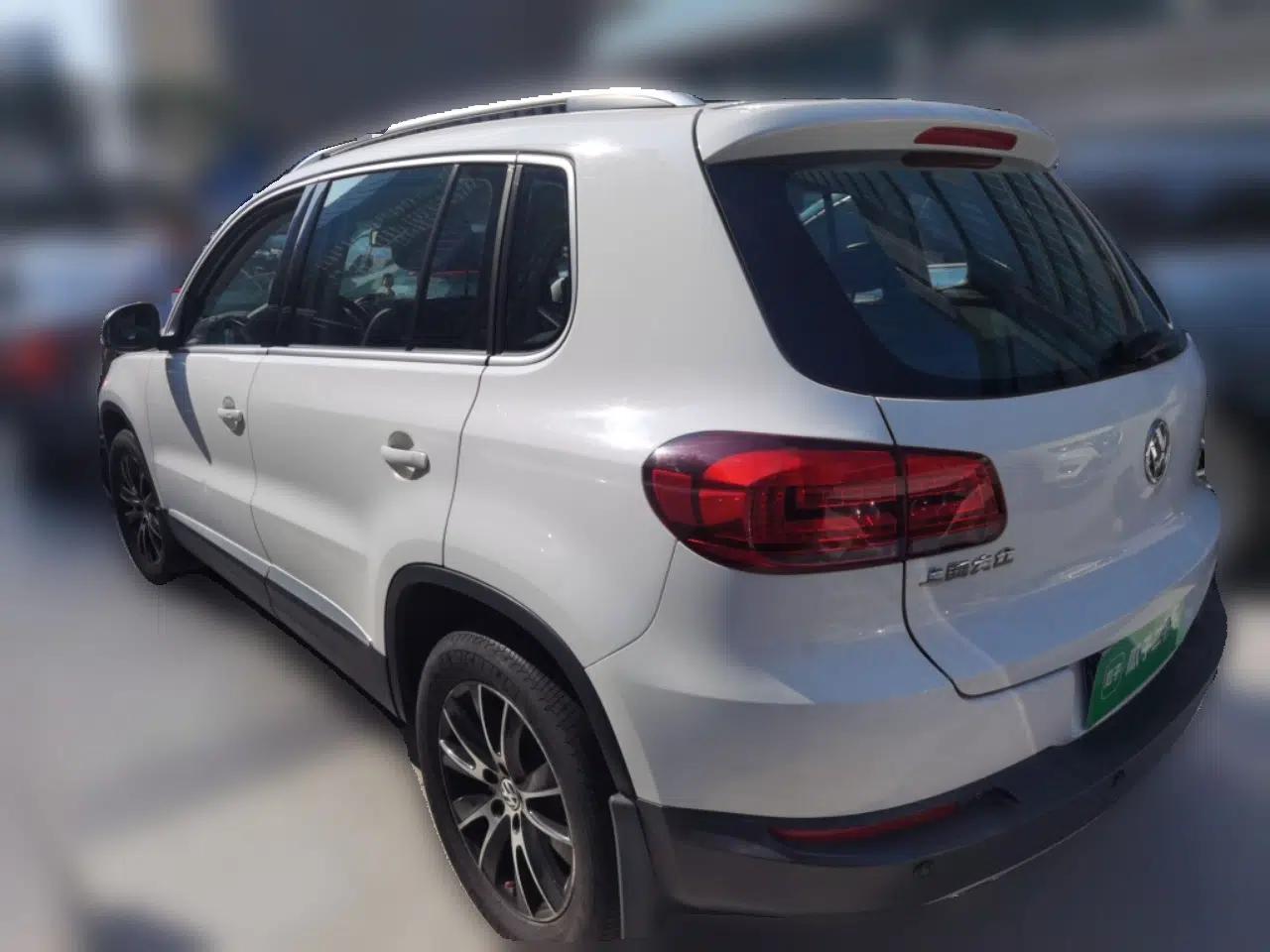 Volkswagen Tiguan 2015 1.8TSI Automatic Two-Wheel Drive Luxury Model — миниатюра 4