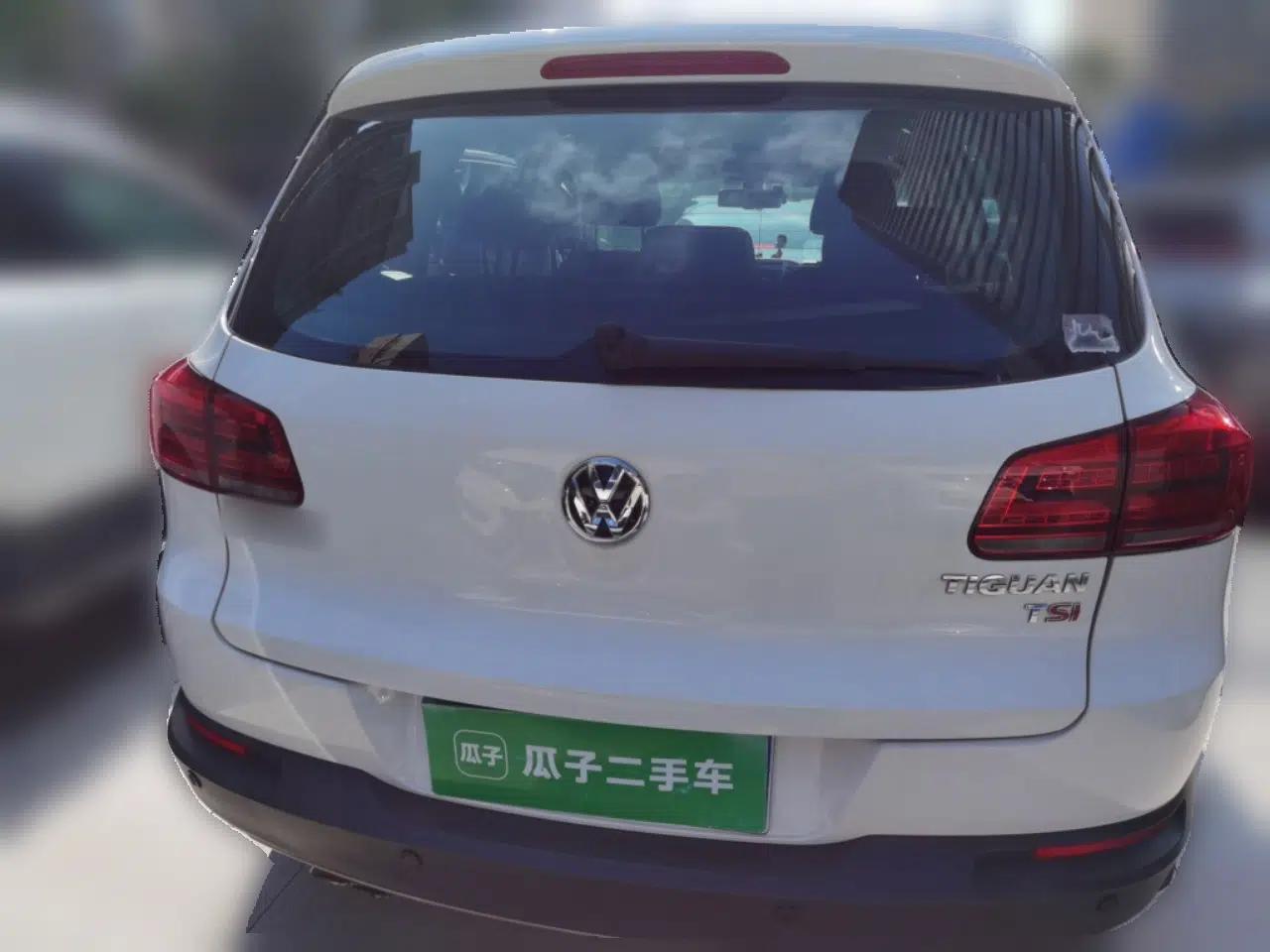 Volkswagen Tiguan 2015 1.8TSI Automatic Two-Wheel Drive Luxury Model — миниатюра 5
