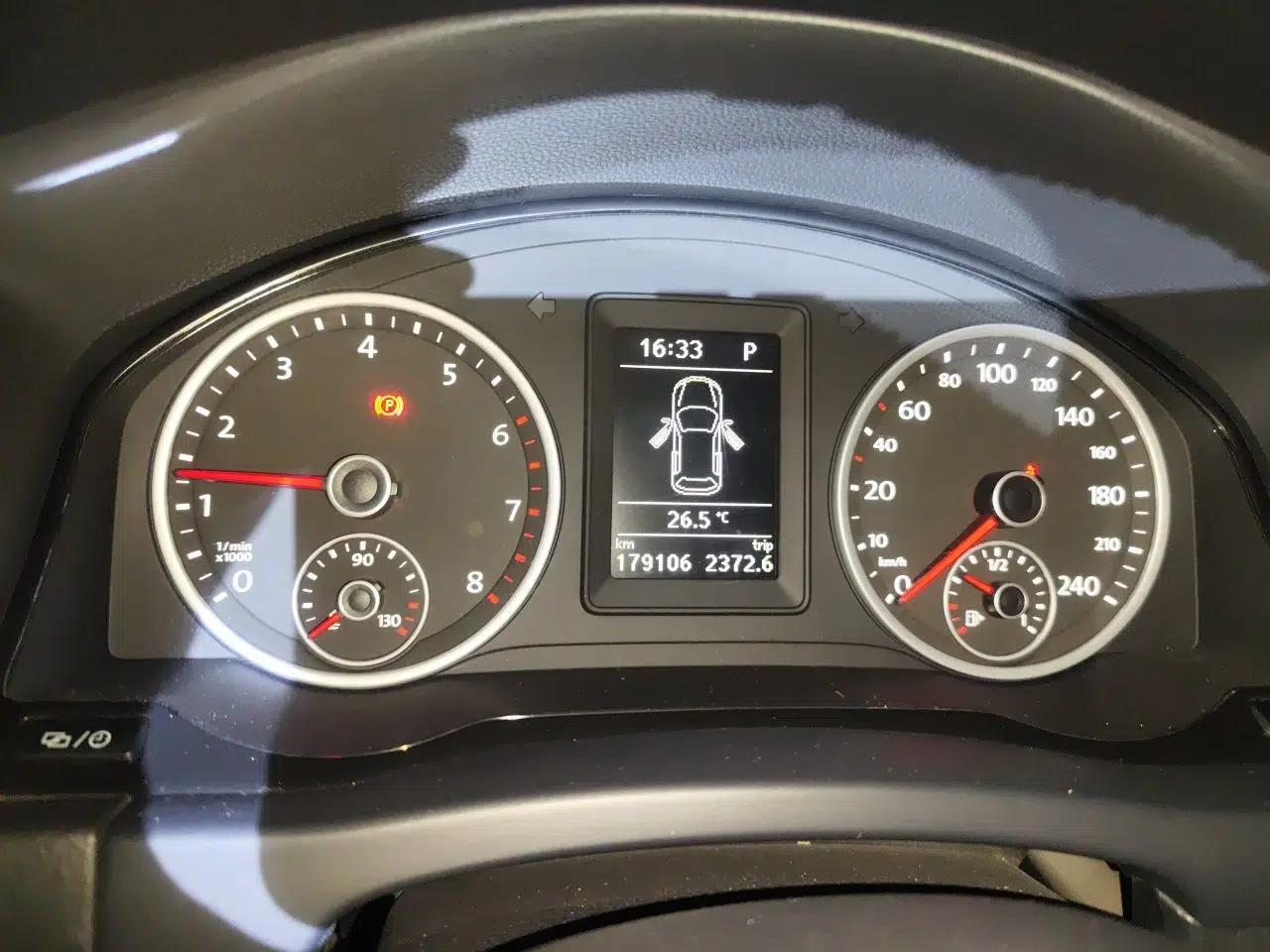 Volkswagen Tiguan 2015 1.8TSI Automatic Two-Wheel Drive Comfort Edition — миниатюра 11