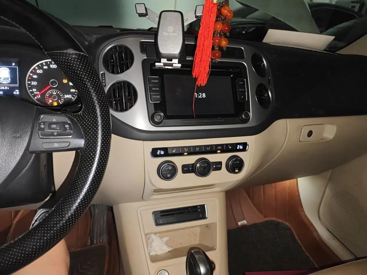 Volkswagen Tiguan 2015 1.8TSI Automatic All-Wheel-Drive Luxury Model — миниатюра 13