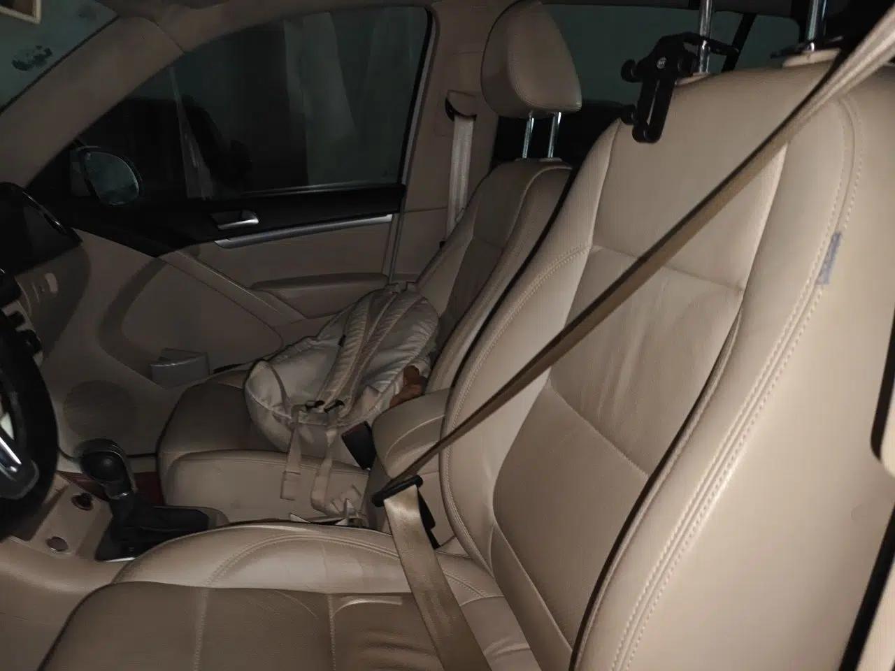 Volkswagen Tiguan 2015 1.8TSI Automatic All-Wheel-Drive Luxury Model — миниатюра 15