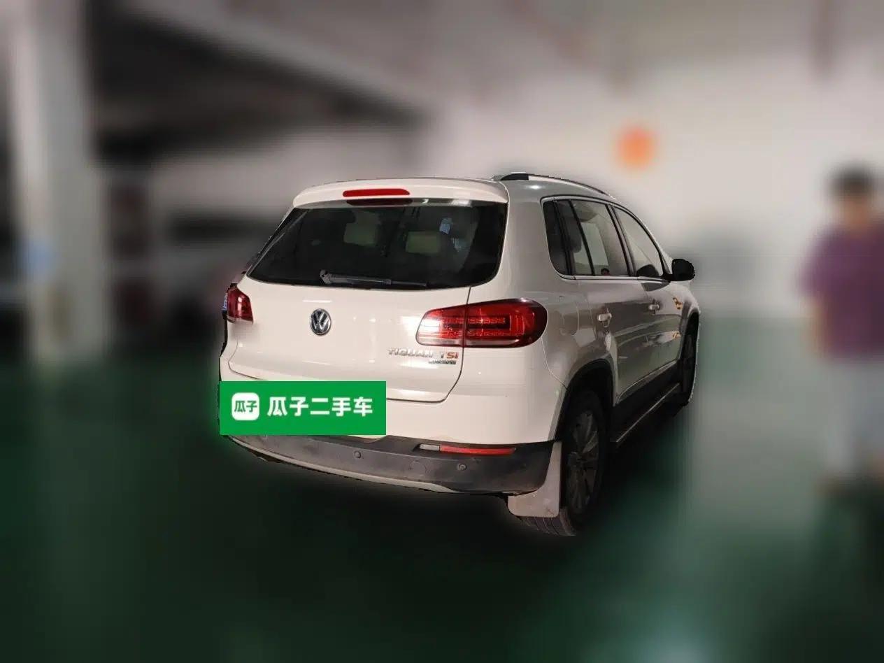 Volkswagen Tiguan 2015 1.8TSI Automatic All-Wheel-Drive Luxury Model — миниатюра 6