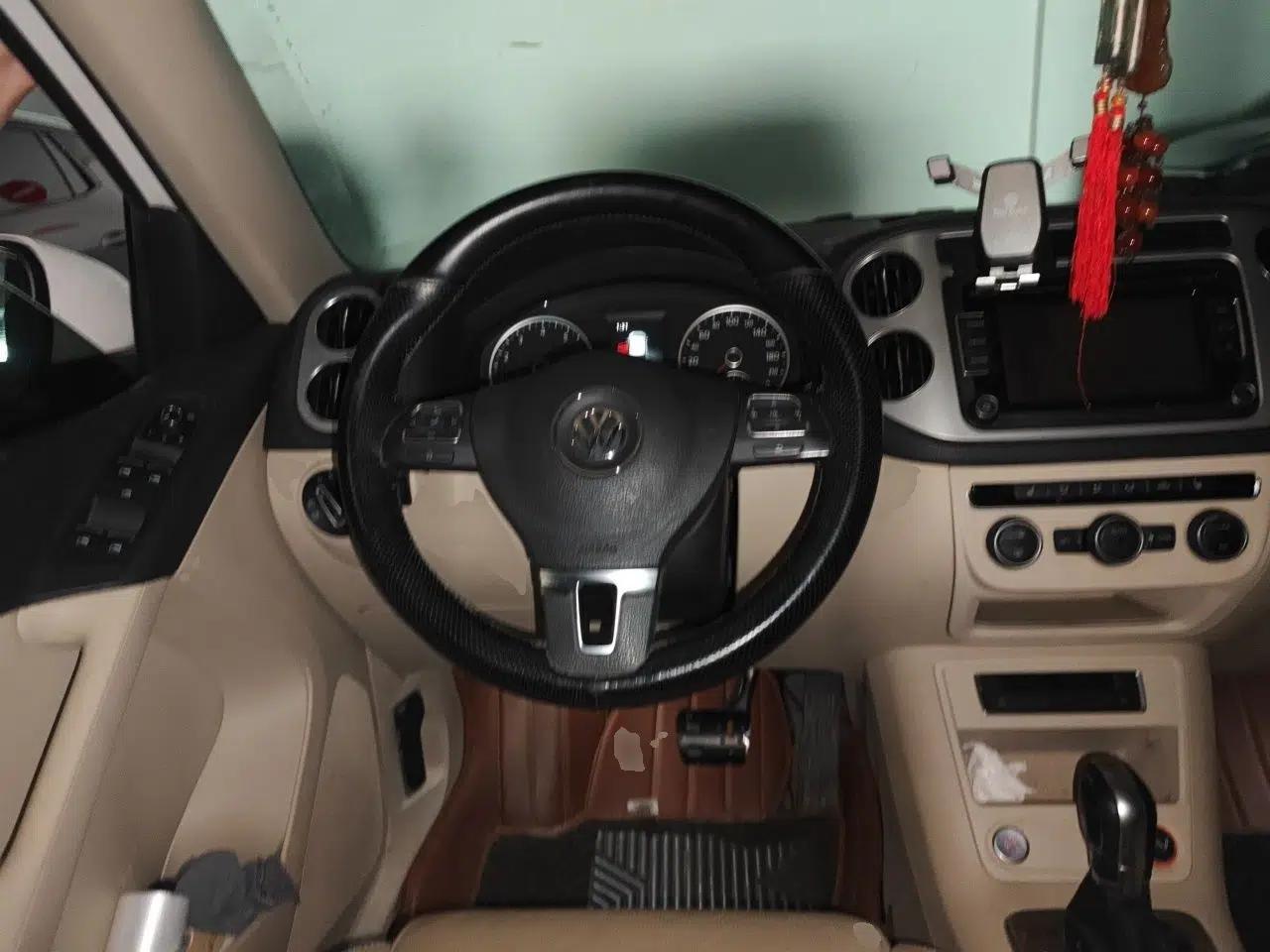Volkswagen Tiguan 2015 1.8TSI Automatic All-Wheel-Drive Luxury Model — миниатюра 10