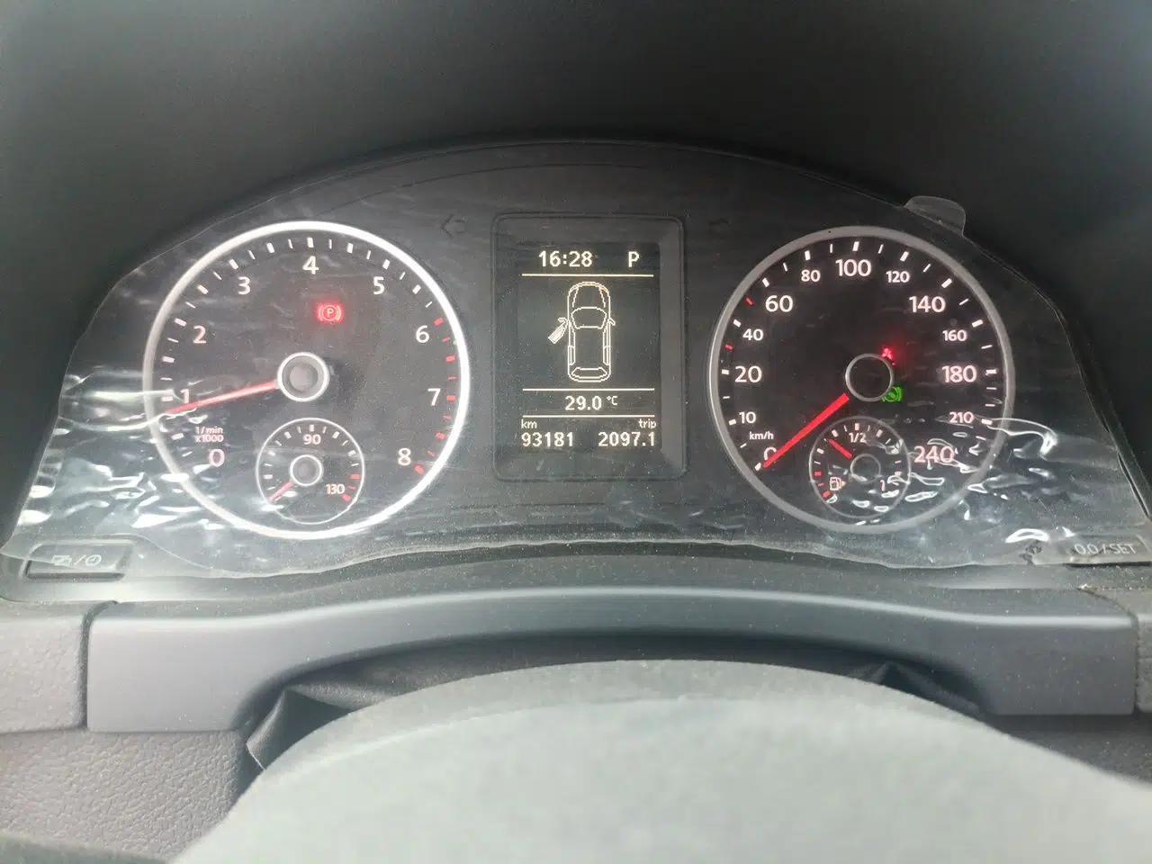 Volkswagen Tiguan 2013 1.8 TSI Automatic Two-Wheel Drive Comfort Edition — миниатюра 9