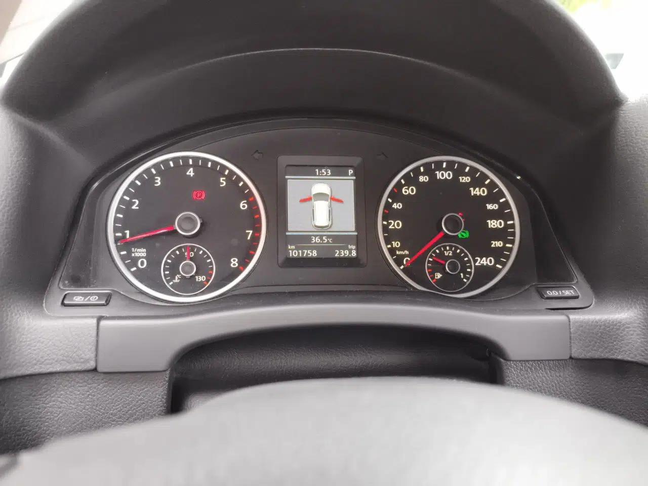 Volkswagen Tiguan 2013 1.8TSI Automatic Two-Wheel Drive Luxury Model — миниатюра 11