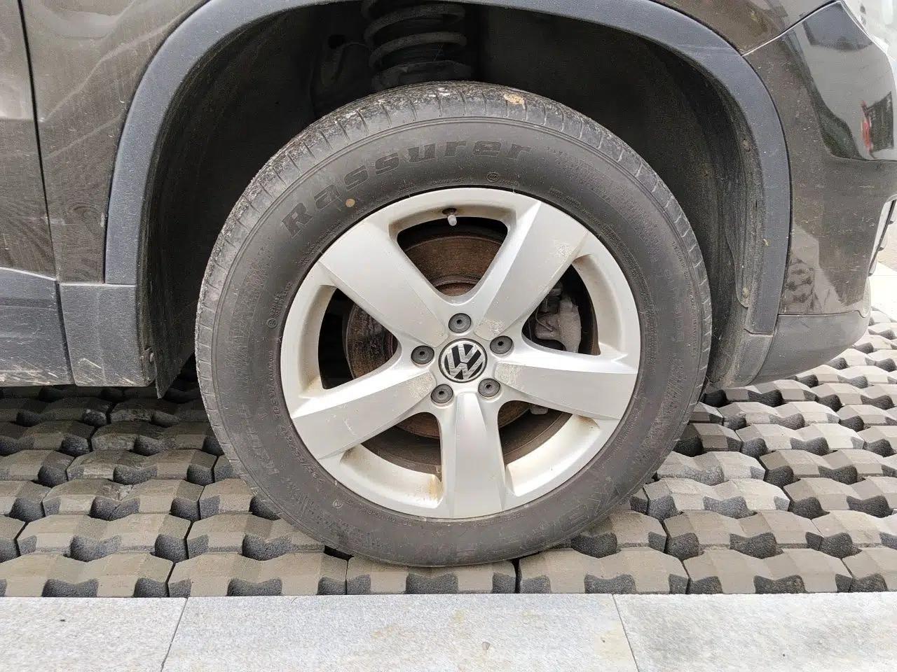 Volkswagen Tiguan 2013 1.8 TSI Automatic Two-Wheel Drive Comfort Edition — миниатюра 8