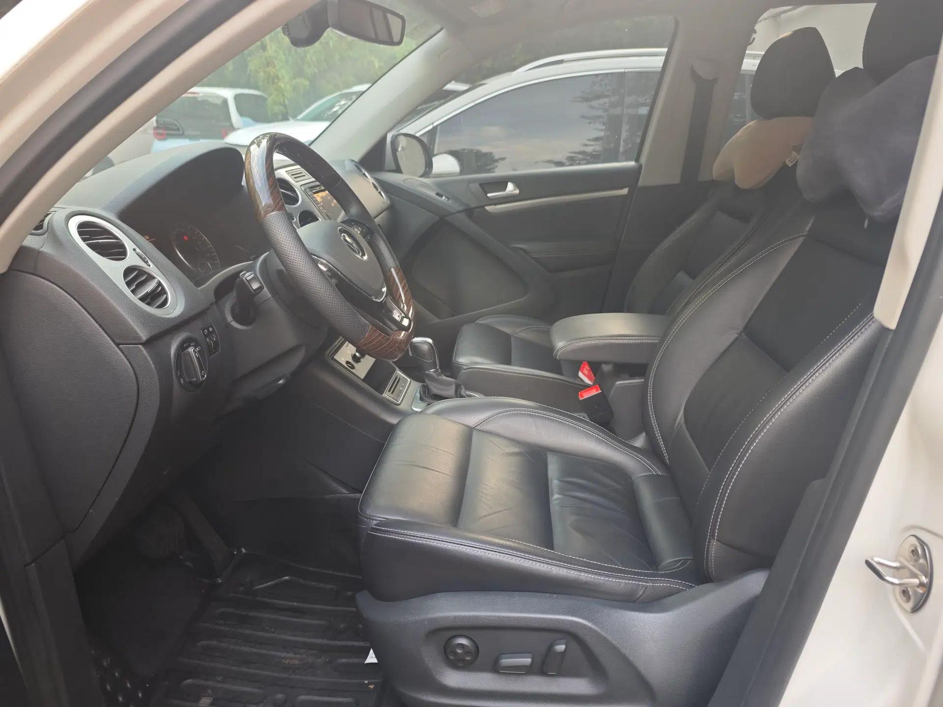 Volkswagen Tiguan 2016 280TSI Automatic Two-Wheel Drive Silk Road Comfort Edition — миниатюра 14