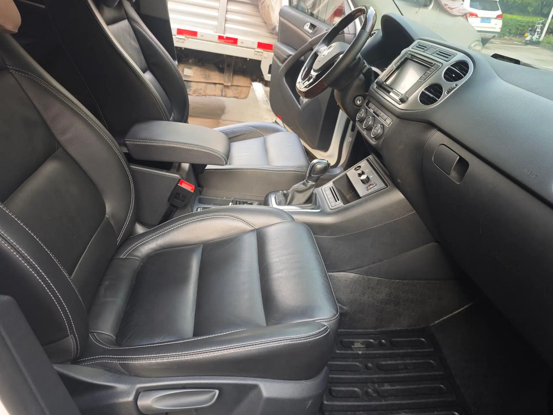 Volkswagen Tiguan 2016 280TSI Automatic Two-Wheel Drive Silk Road Comfort Edition — миниатюра 18