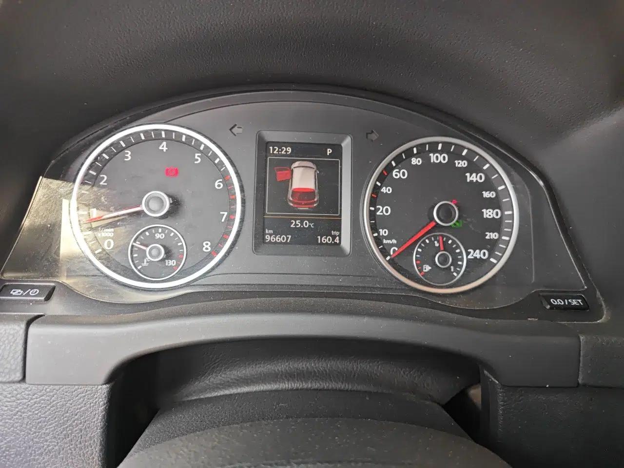 Volkswagen Tiguan 2015 1.8TSI Automatic Two-Wheel Drive Luxury Model — миниатюра 11