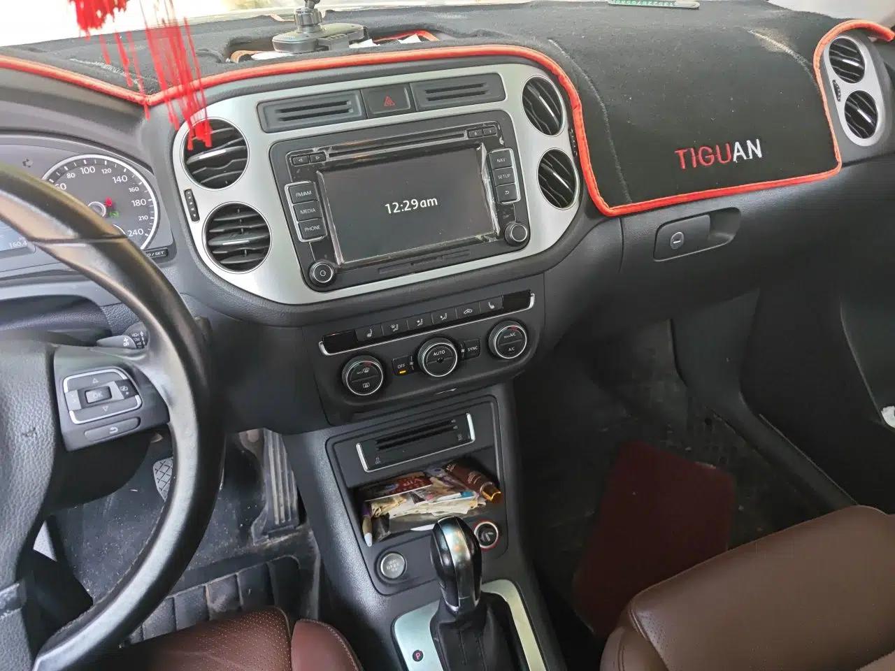 Volkswagen Tiguan 2015 1.8TSI Automatic Two-Wheel Drive Luxury Model — миниатюра 13