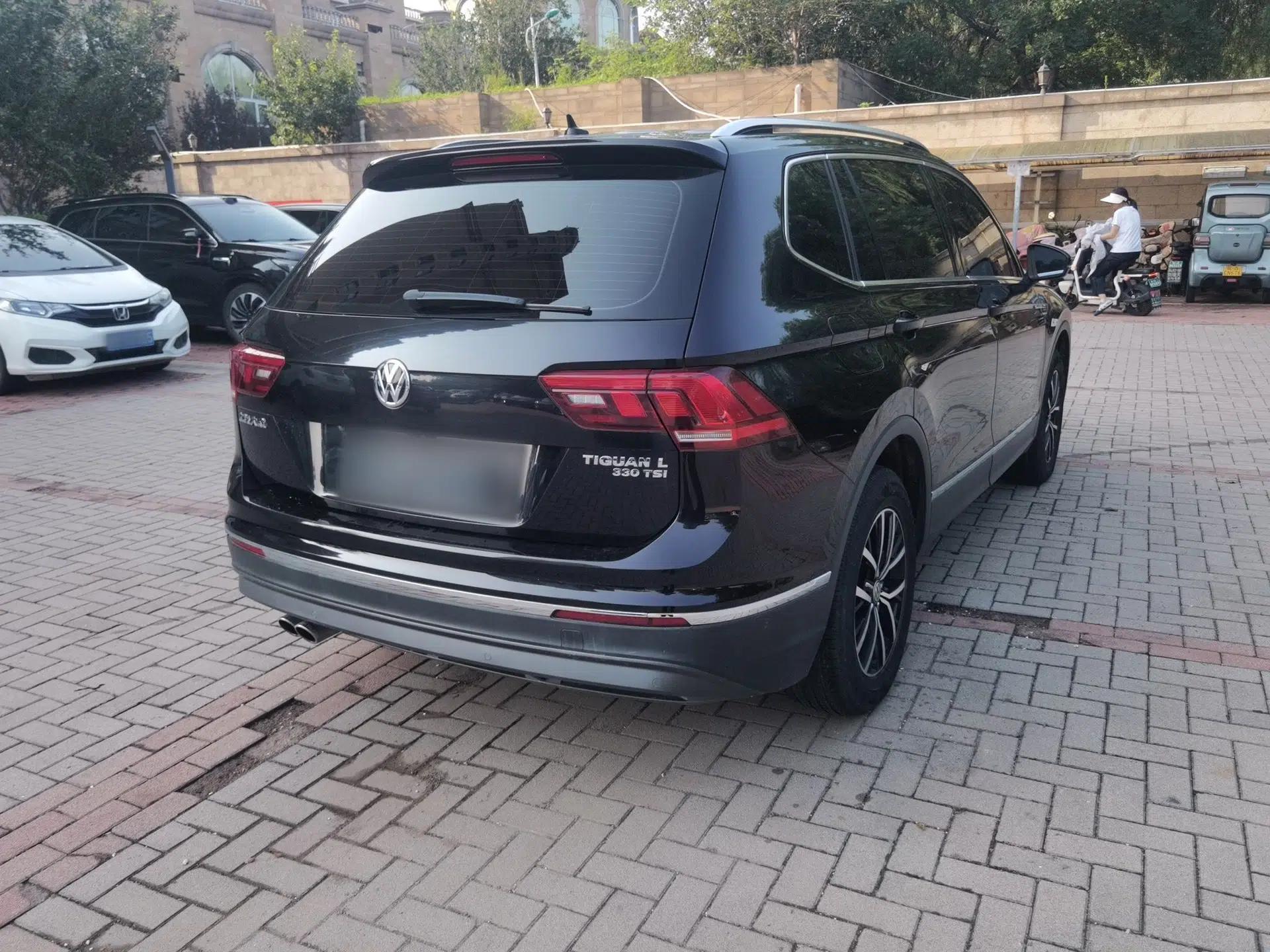Volkswagen Tiguan L 2018 330TSI Automatic Two-Wheel Drive Luxury Edition — миниатюра 5