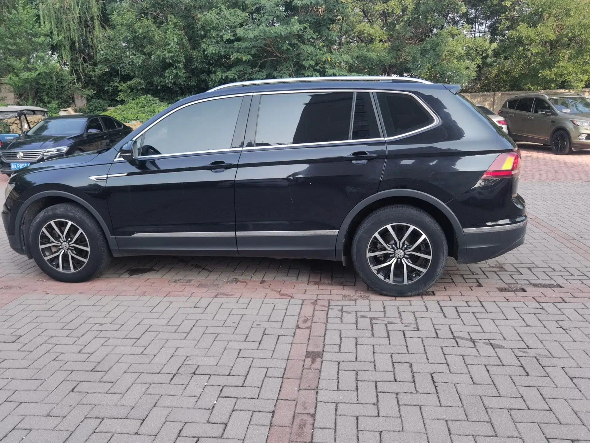 Volkswagen Tiguan L 2018 330TSI Automatic Two-Wheel Drive Luxury Edition — миниатюра 7