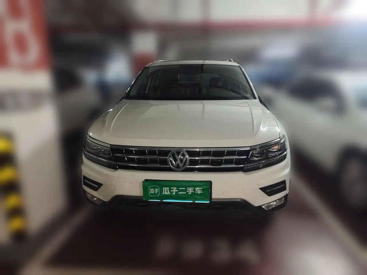Volkswagen Tiguan L 2017 380TSI Automatic All-Wheel-Drive Luxury Edition — миниатюра 2