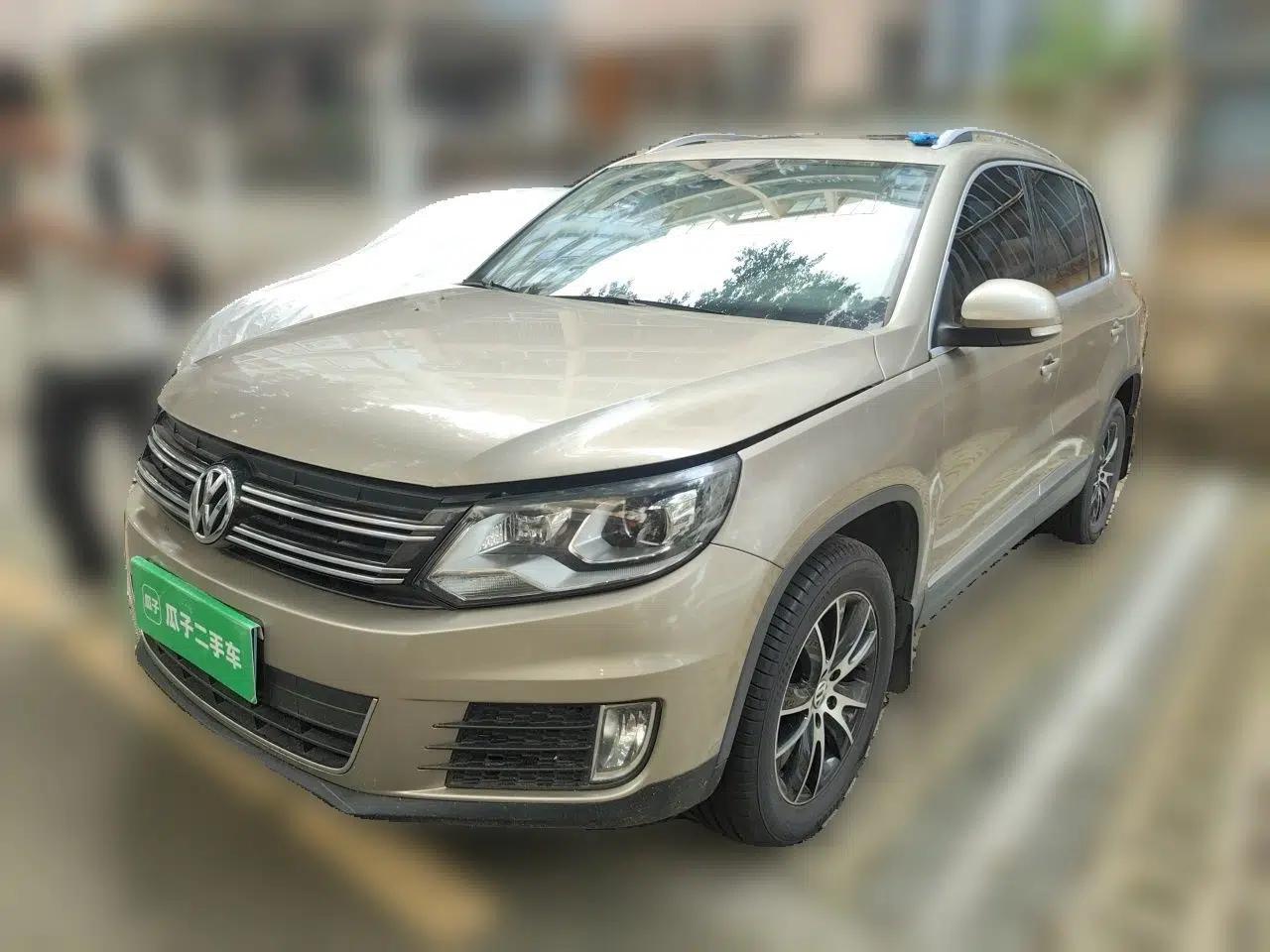 Volkswagen Tiguan 2015 1.8TSI Automatic Two-Wheel Drive Luxury Model — миниатюра 1