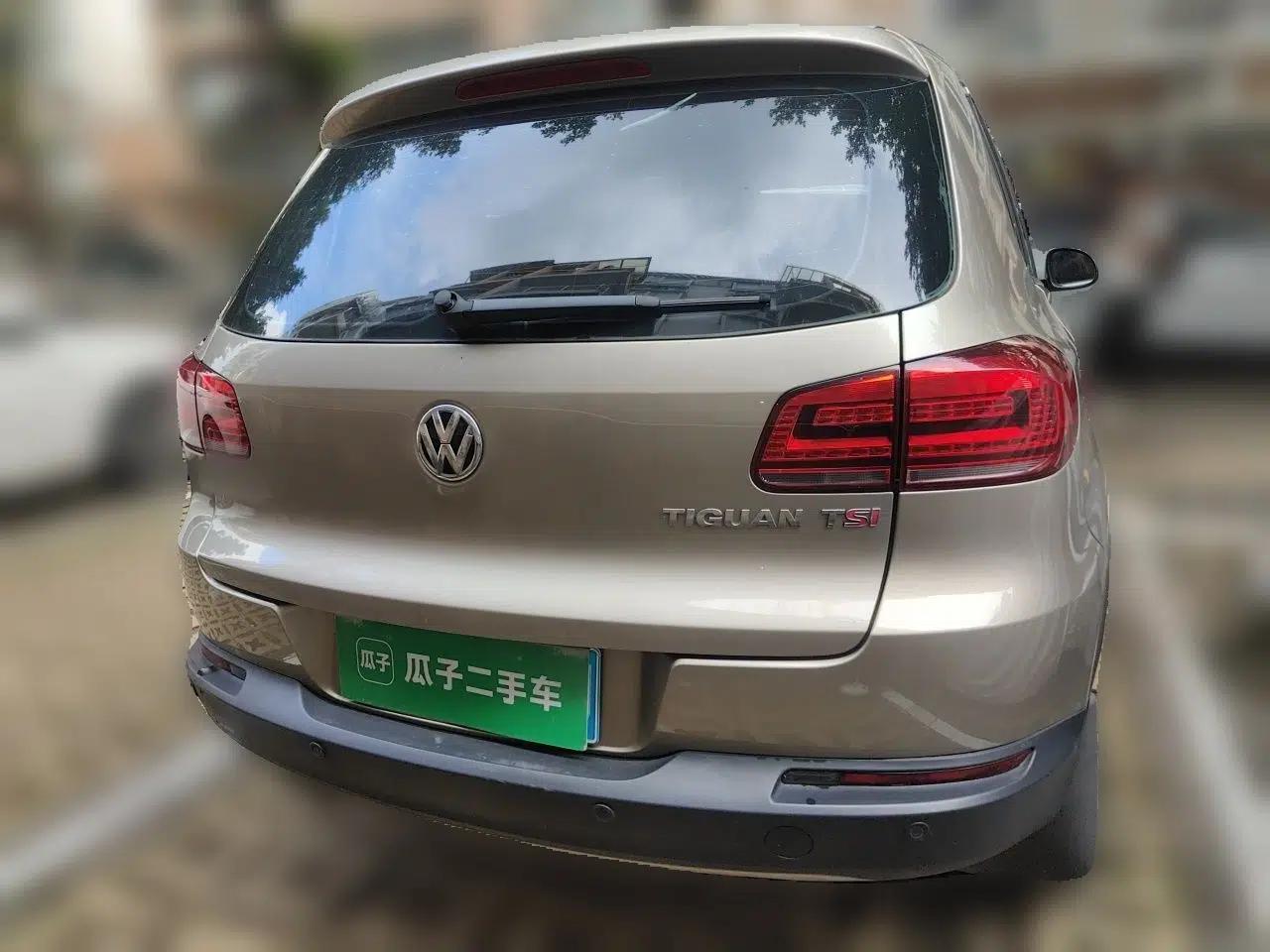 Volkswagen Tiguan 2015 1.8TSI Automatic Two-Wheel Drive Luxury Model — миниатюра 5