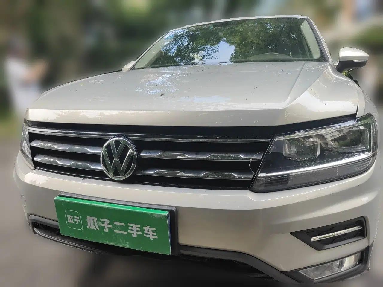 Volkswagen Tiguan L 2017 330TSI Automatic Two-Wheel Drive Luxury Edition — миниатюра 2
