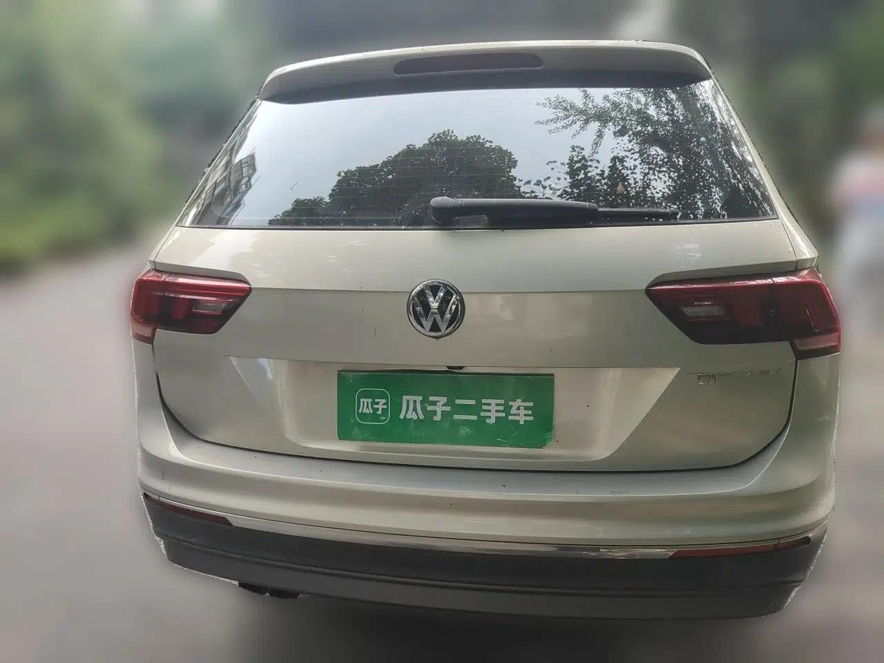 Volkswagen Tiguan L 2017 330TSI Automatic Two-Wheel Drive Luxury Edition — миниатюра 5