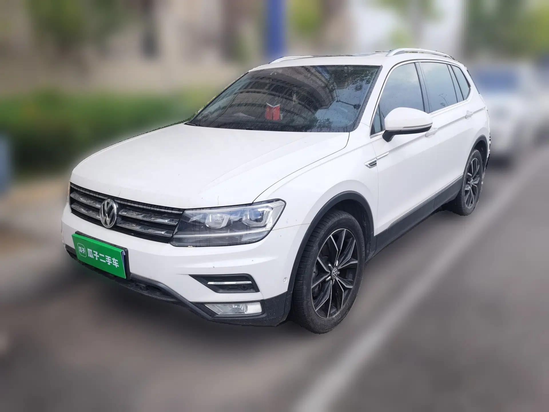 Volkswagen Tiguan L 2020 330TSI Automatic Two-Wheel Drive Smart Luxury Edition China VI Standard — миниатюра 1