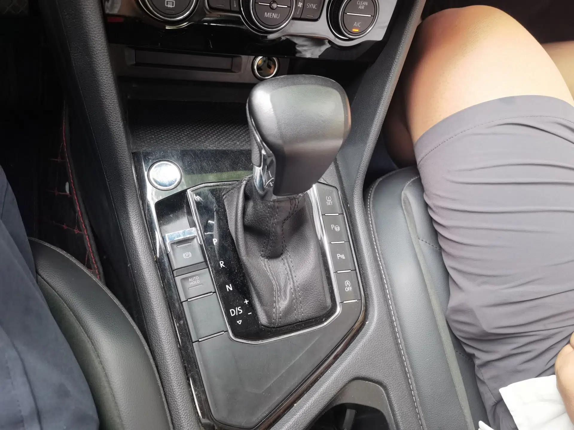Volkswagen Tiguan L 2020 330TSI Automatic Two-Wheel Drive Smart Luxury Edition China VI Standard — миниатюра 14