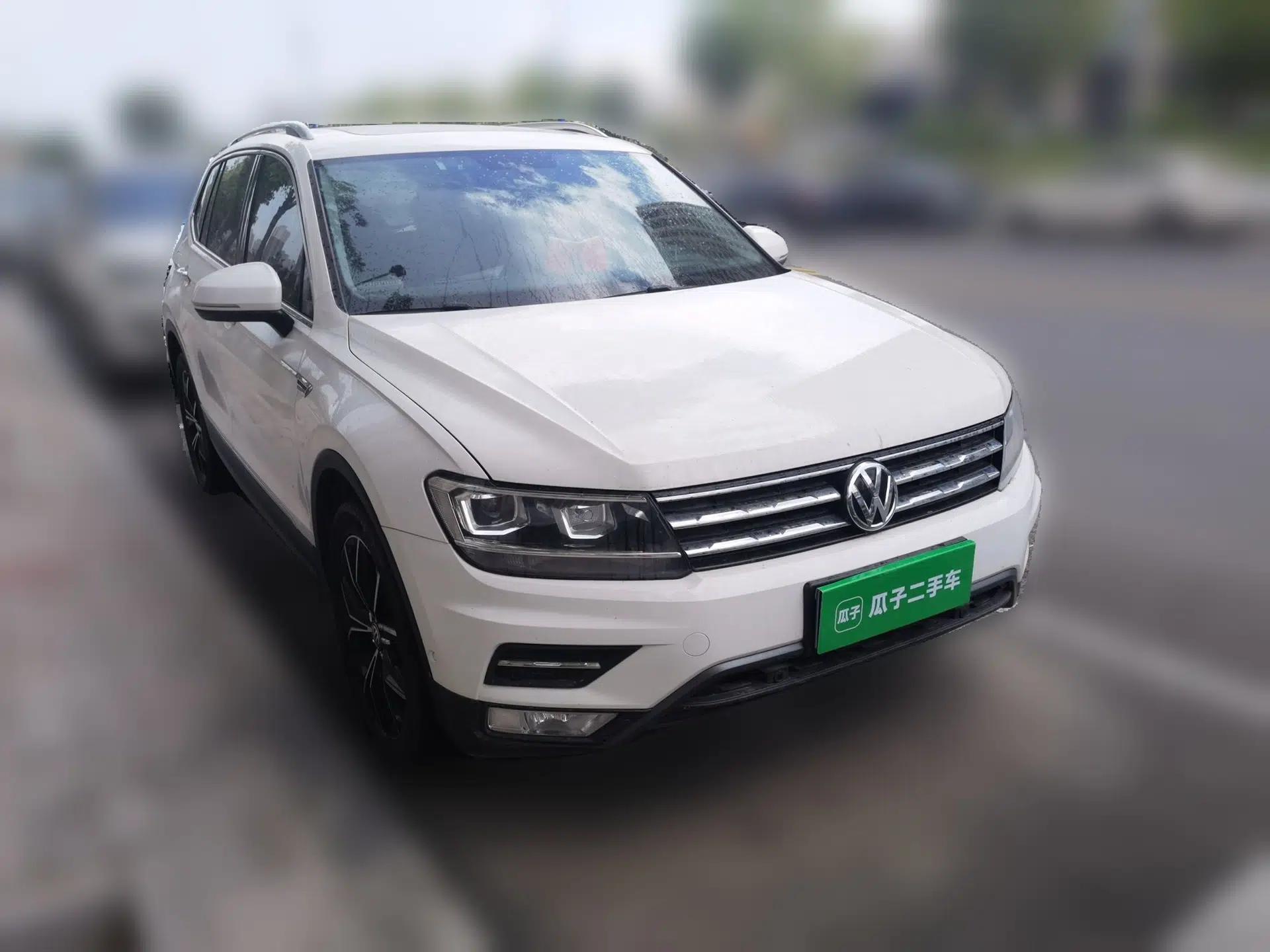 Volkswagen Tiguan L 2020 330TSI Automatic Two-Wheel Drive Smart Luxury Edition China VI Standard — миниатюра 3