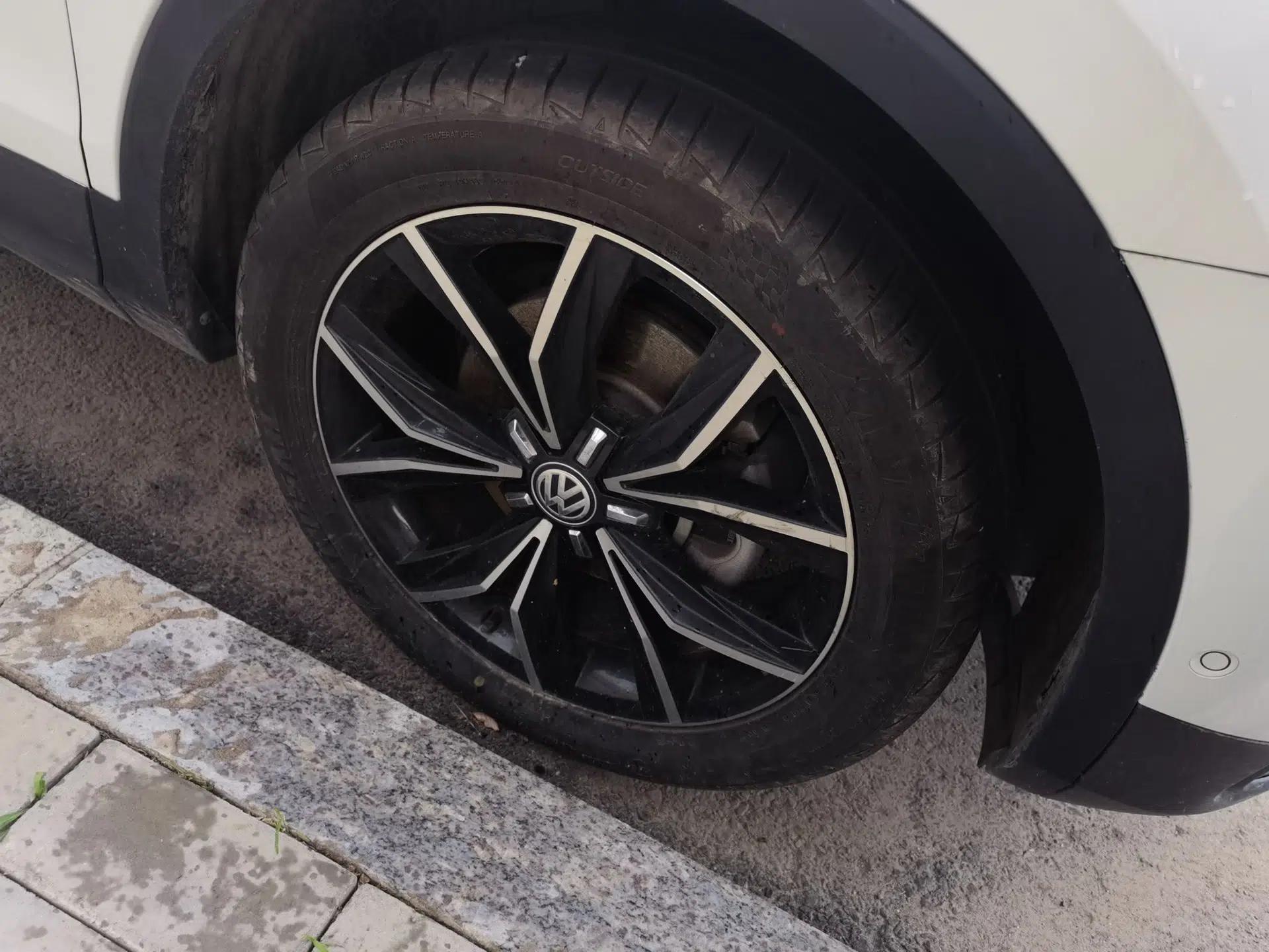 Volkswagen Tiguan L 2020 330TSI Automatic Two-Wheel Drive Smart Luxury Edition China VI Standard — миниатюра 8