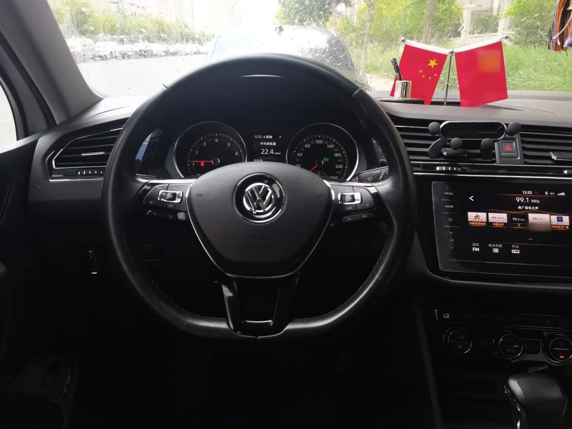 Volkswagen Tiguan L 2020 330TSI Automatic Two-Wheel Drive Smart Luxury Edition China VI Standard — миниатюра 10