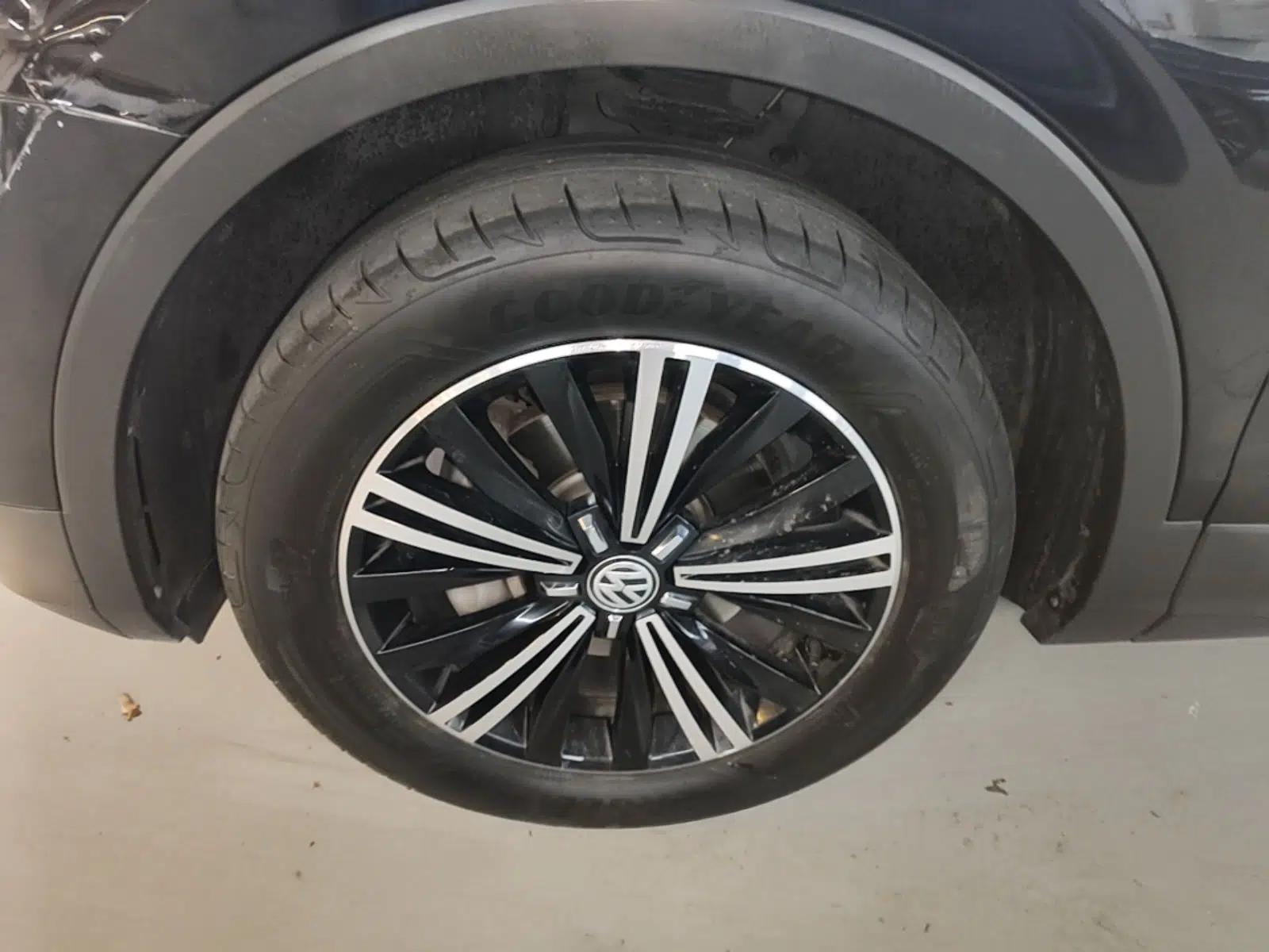 Volkswagen Tiguan L 2020 330TSI Automatic Two-Wheel Drive Panoramic Comfort Edition China VI Standard — миниатюра 15