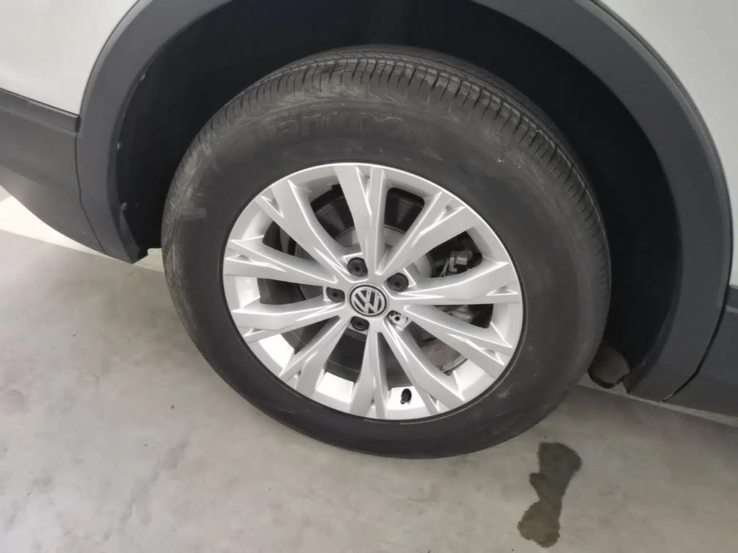 Volkswagen Tiguan L 2018 330TSI Automatic Two-Wheel Drive Luxury Edition — миниатюра 11