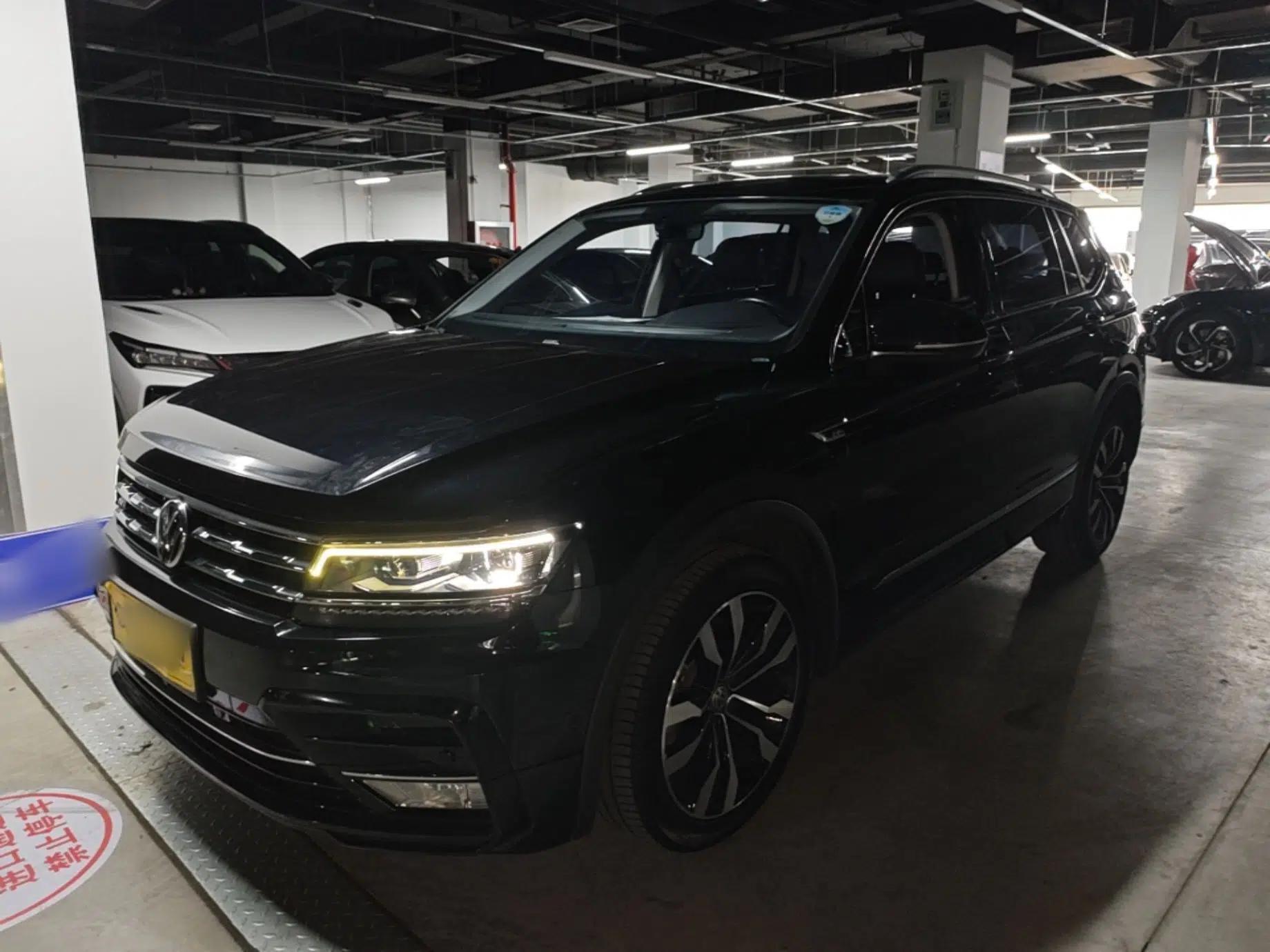 Volkswagen Tiguan L 2020 330TSI Automatic Two-Wheel Drive R-Line Flagship Version China VI Standard — миниатюра 1
